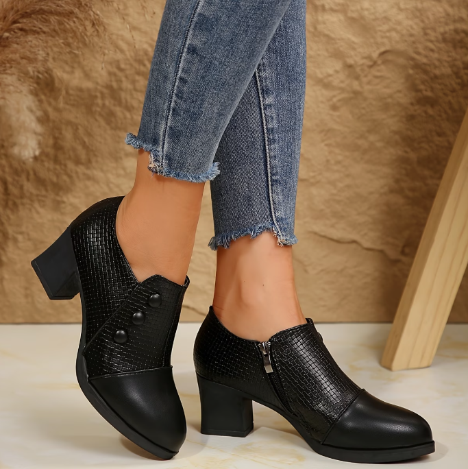 Ilse™ | Komfort-Pumps mit Blockabsatz und Zierknöpfen