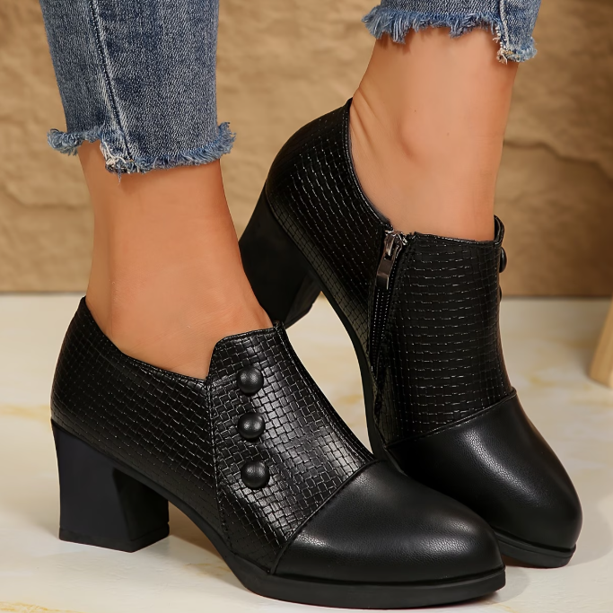 Ilse™ | Komfort-Pumps mit Blockabsatz und Zierknöpfen