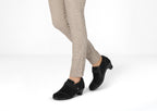 Eva – Samtweiche Eleganz in tiefem Schwarz