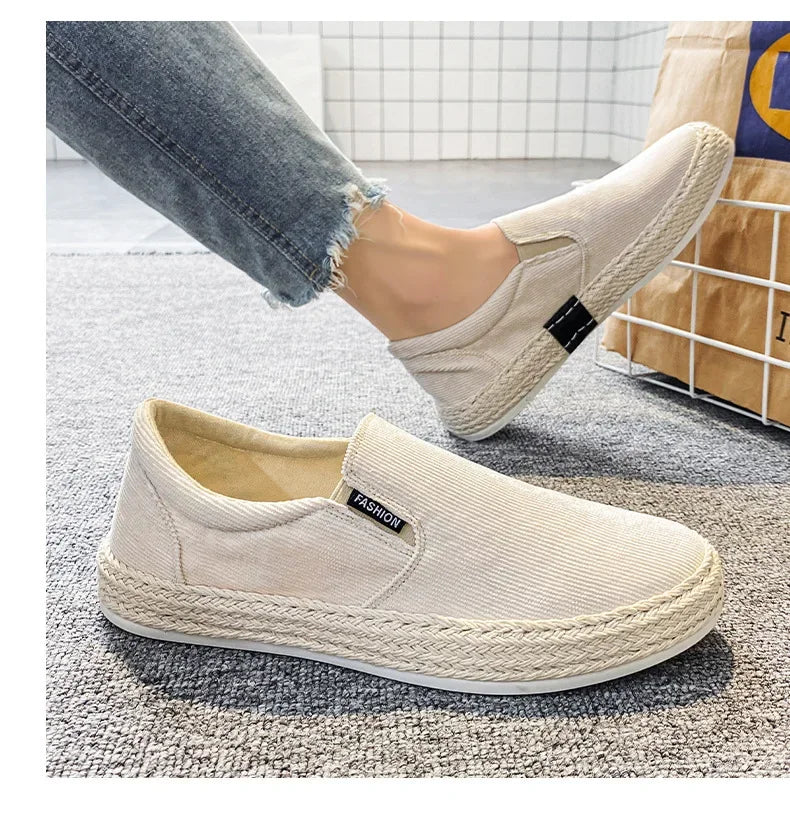 Atmungsaktive Canvas-Schuhe zum Reinschlüpfen
