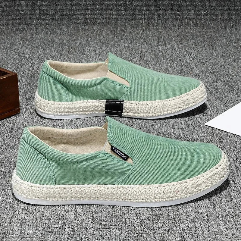 Atmungsaktive Canvas-Schuhe zum Reinschlüpfen