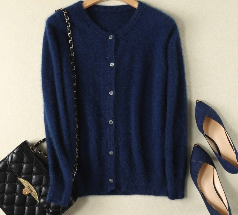 Liesel™ | Flauschige Strickjacke mit Rundhals und Knopfleiste